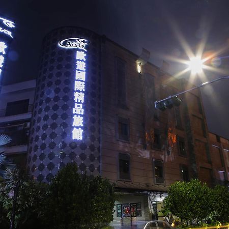 All-Ur Boutique Motel -Chia Yi Branch Kota Chiayi Bagian luar foto