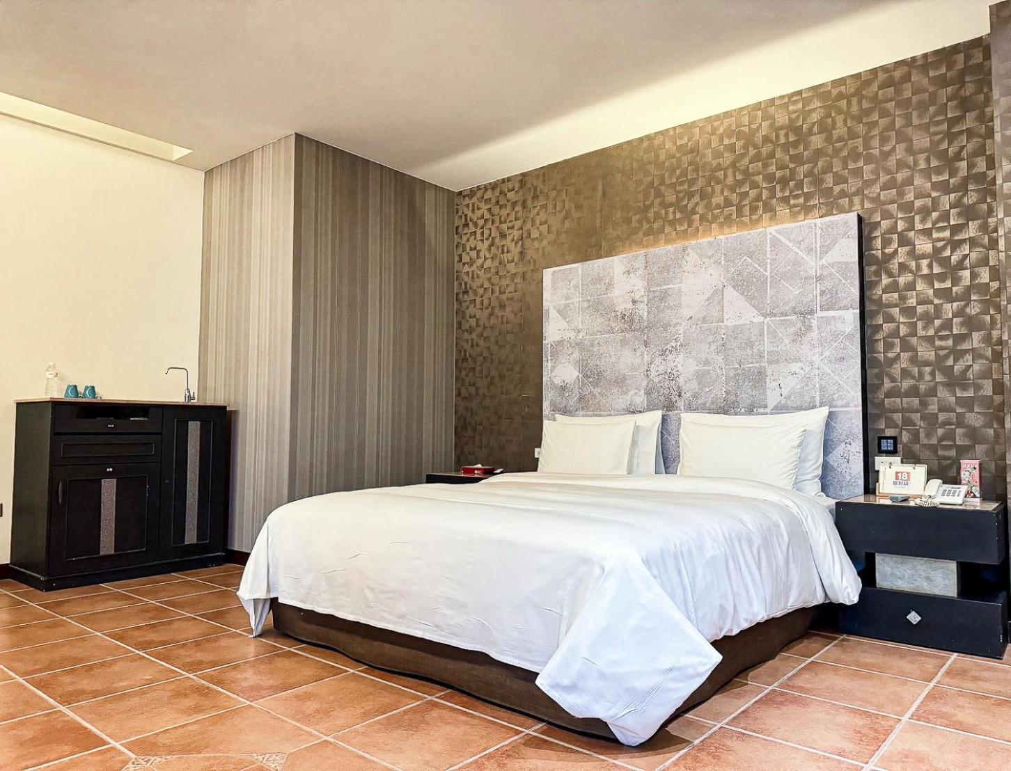 All-Ur Boutique Motel -Chia Yi Branch Kota Chiayi Bagian luar foto