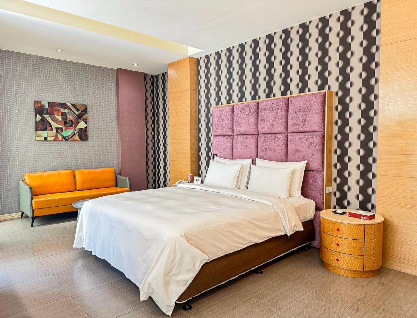 All-Ur Boutique Motel -Chia Yi Branch Kota Chiayi Bagian luar foto