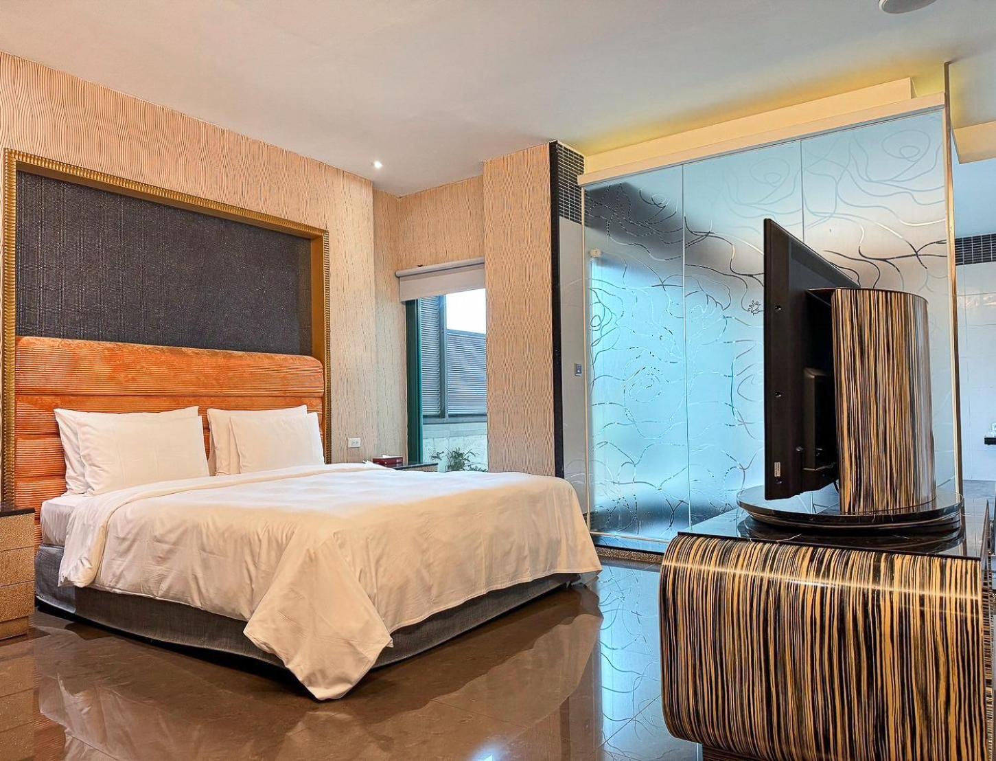All-Ur Boutique Motel -Chia Yi Branch Kota Chiayi Bagian luar foto