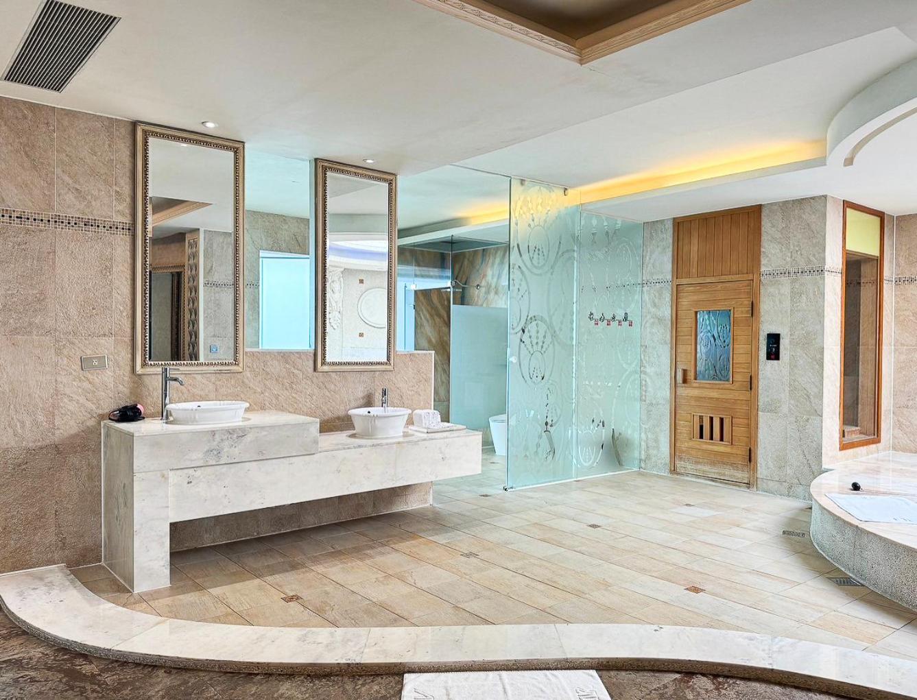 All-Ur Boutique Motel -Chia Yi Branch Kota Chiayi Bagian luar foto