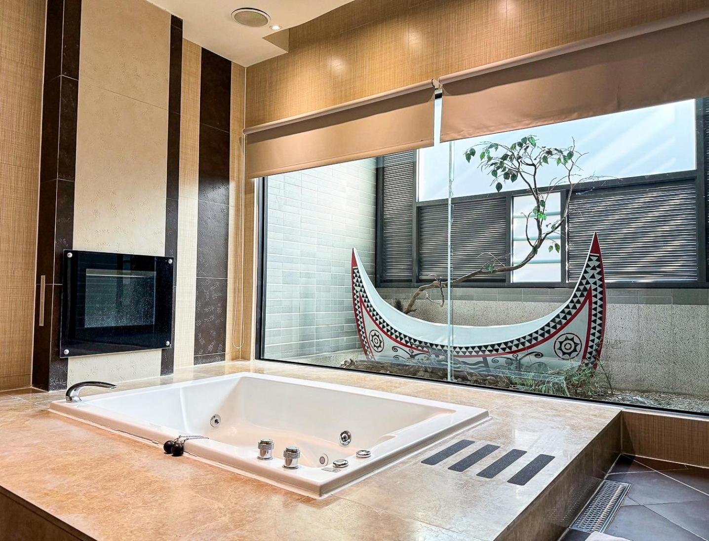 All-Ur Boutique Motel -Chia Yi Branch Kota Chiayi Bagian luar foto