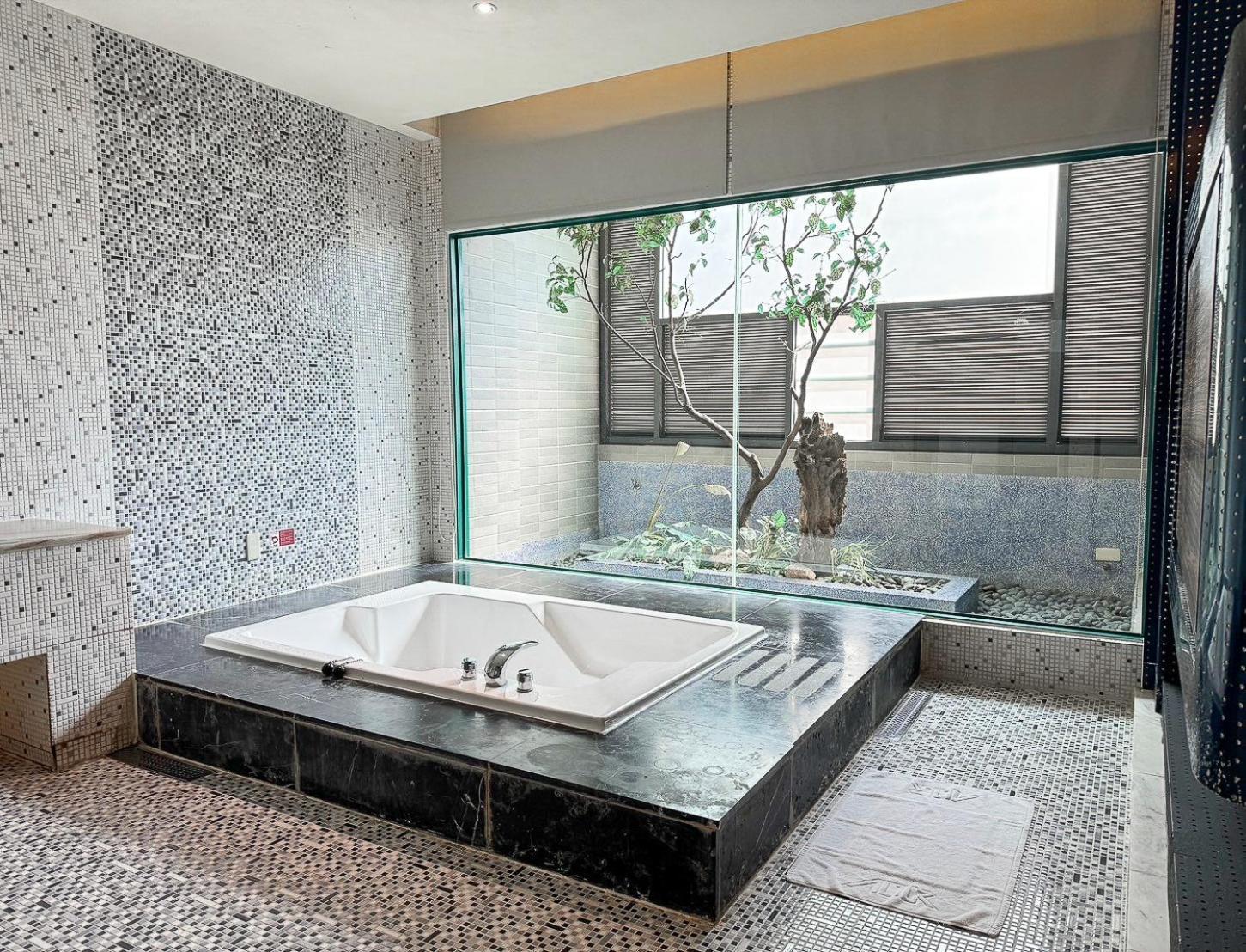 All-Ur Boutique Motel -Chia Yi Branch Kota Chiayi Bagian luar foto