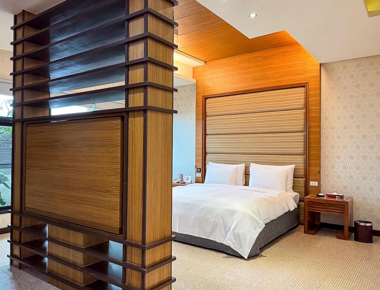 All-Ur Boutique Motel -Chia Yi Branch Kota Chiayi Bagian luar foto