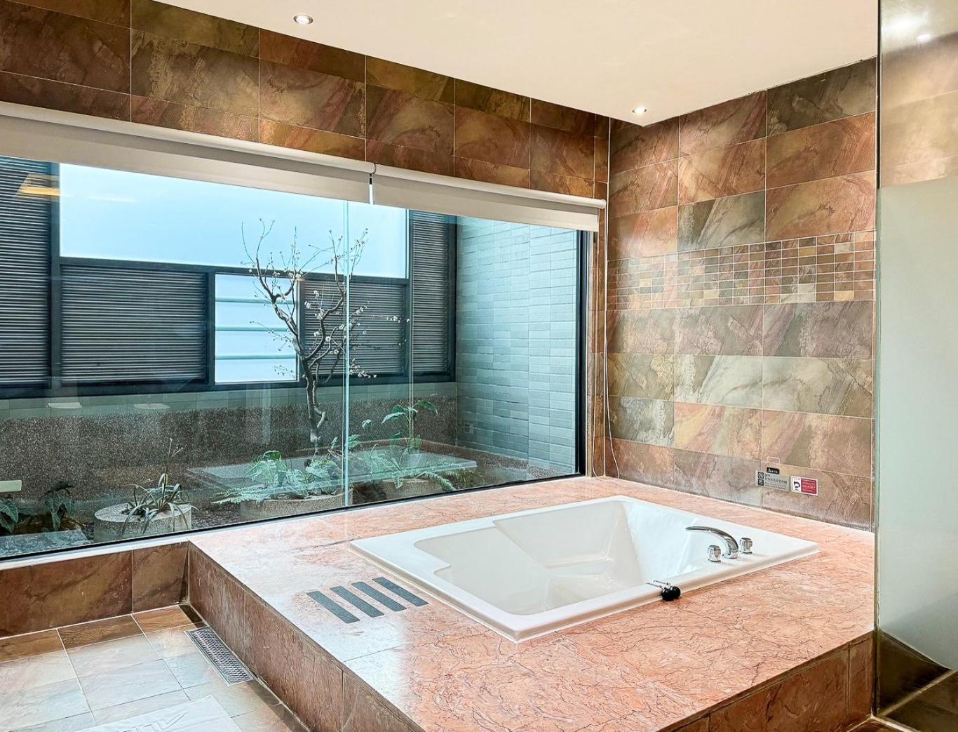 All-Ur Boutique Motel -Chia Yi Branch Kota Chiayi Bagian luar foto