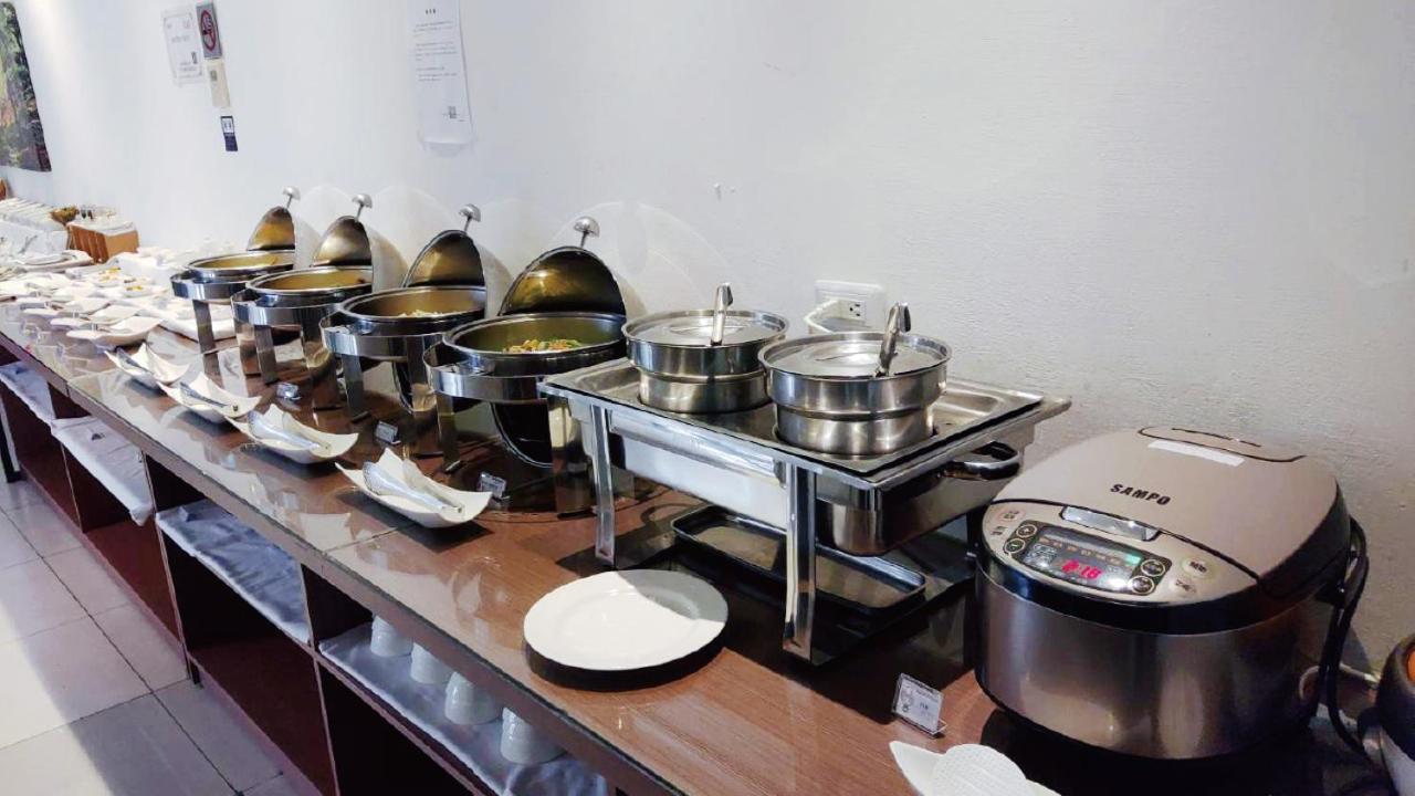 All-Ur Boutique Motel -Chia Yi Branch Kota Chiayi Bagian luar foto