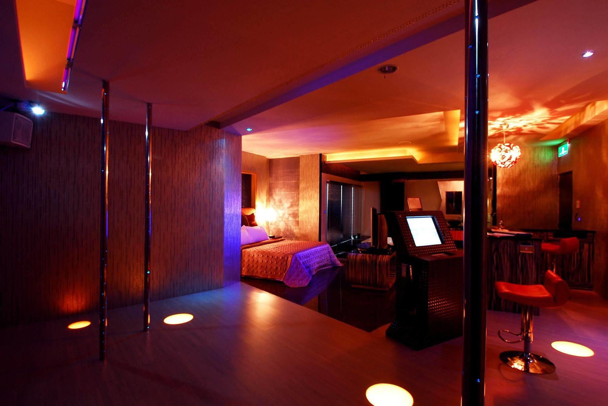 All-Ur Boutique Motel -Chia Yi Branch Kota Chiayi Bagian luar foto